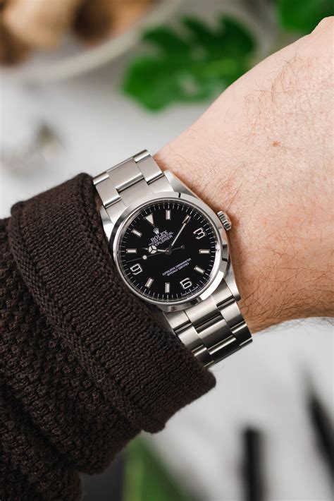 rolex explorer 36mm er 114270 lug width